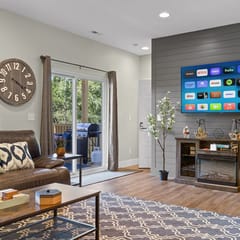Chatt Vistas|2bd2ba| HotTub | Lux Shower | Patio | Sleeps 6+