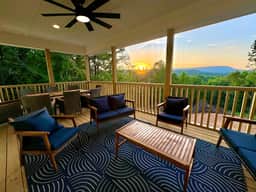 Chatt Vistas-4bdr-2Units-ViewsofLookoutMtn-HotTub-Slps 12+