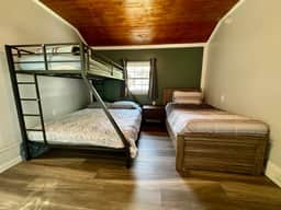 Chatt Vistas Oasis-3bdrm-5m to TN-Pool-Deck-BBQ-FirePit