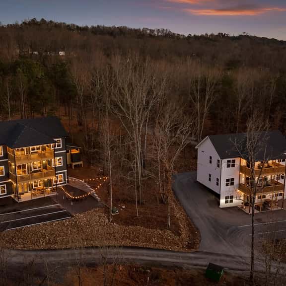 ChattVistas|THREECabins|18BR|Pool|Plgrnd|HotTubs|50+ - Image 1