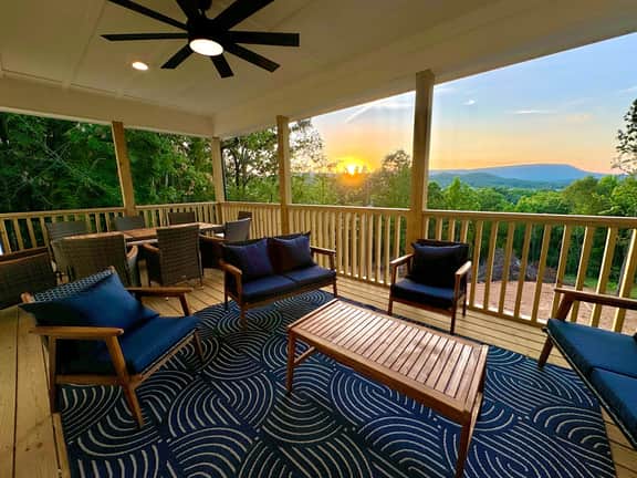 Chatt Vistas-4bdr-2Units-ViewsofLookoutMtn-HotTub-Slps 12+