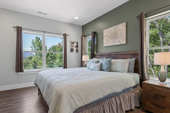 Chatt Vistas-2bd2ba-Views of Lookout-Patio-5min2TN-Sleeps6+