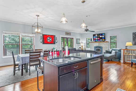 Side ofLookout Mtn-2 Story Hideaway-Sleeps14- Chatt Vistas