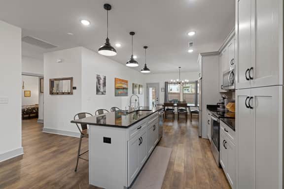 Lux Twin Homes 6bd/4ba Sleeps 18+people-20m to -Chatt Vistas