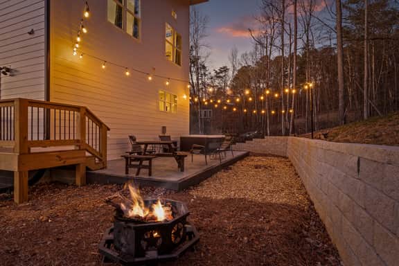 3Stry·Hot Tub·ModernTreehouse·20minTo·Chatt Vistas
