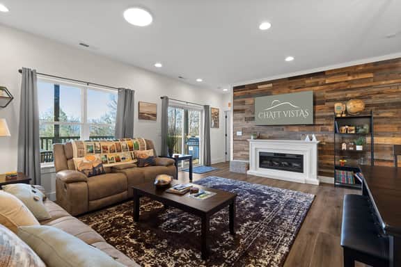 Chatt Vistas|NatPrks|4bdr|2Units|Hot Tub|Sleeps 12+ - Image 3