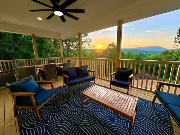 Chatt Vistas-2bd2ba-Views of Lookout-Patio-5min2TN-Sleeps6+