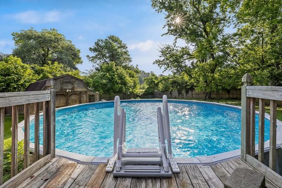 Chatt Vistas Oasis-3bdrm-5m to TN-Pool-Deck-BBQ-FirePit