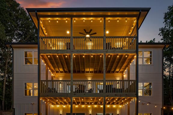 Chatt Vistas-NEW-4bdr-2Units-Hot Tub-Sleeps 12+