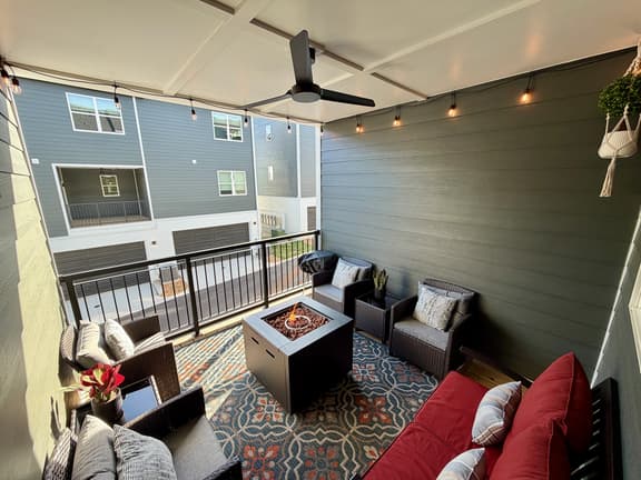 ChattVistas|Dwntwn Townhouse|Deck Fire Pit|2Bdrm